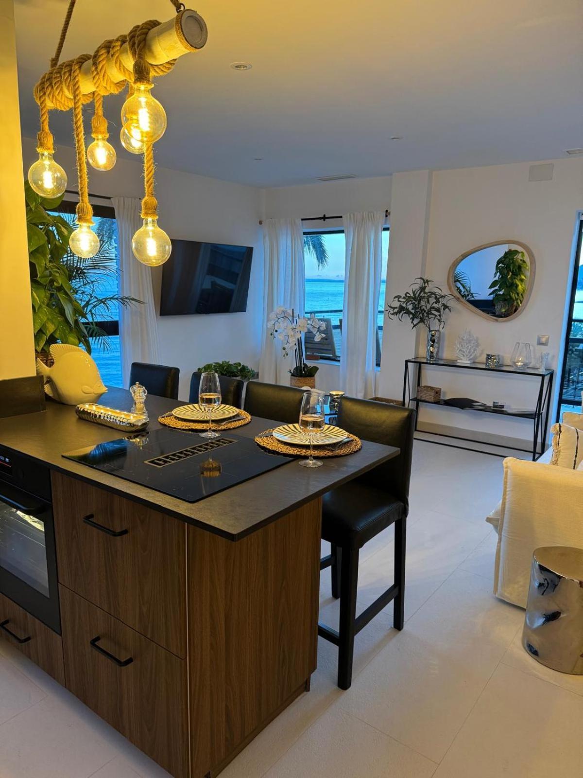 Marbella Beachfront Apartment Exterior foto